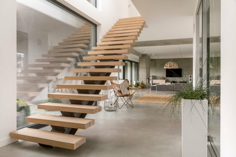 Jak zaaranżować schody w domu?